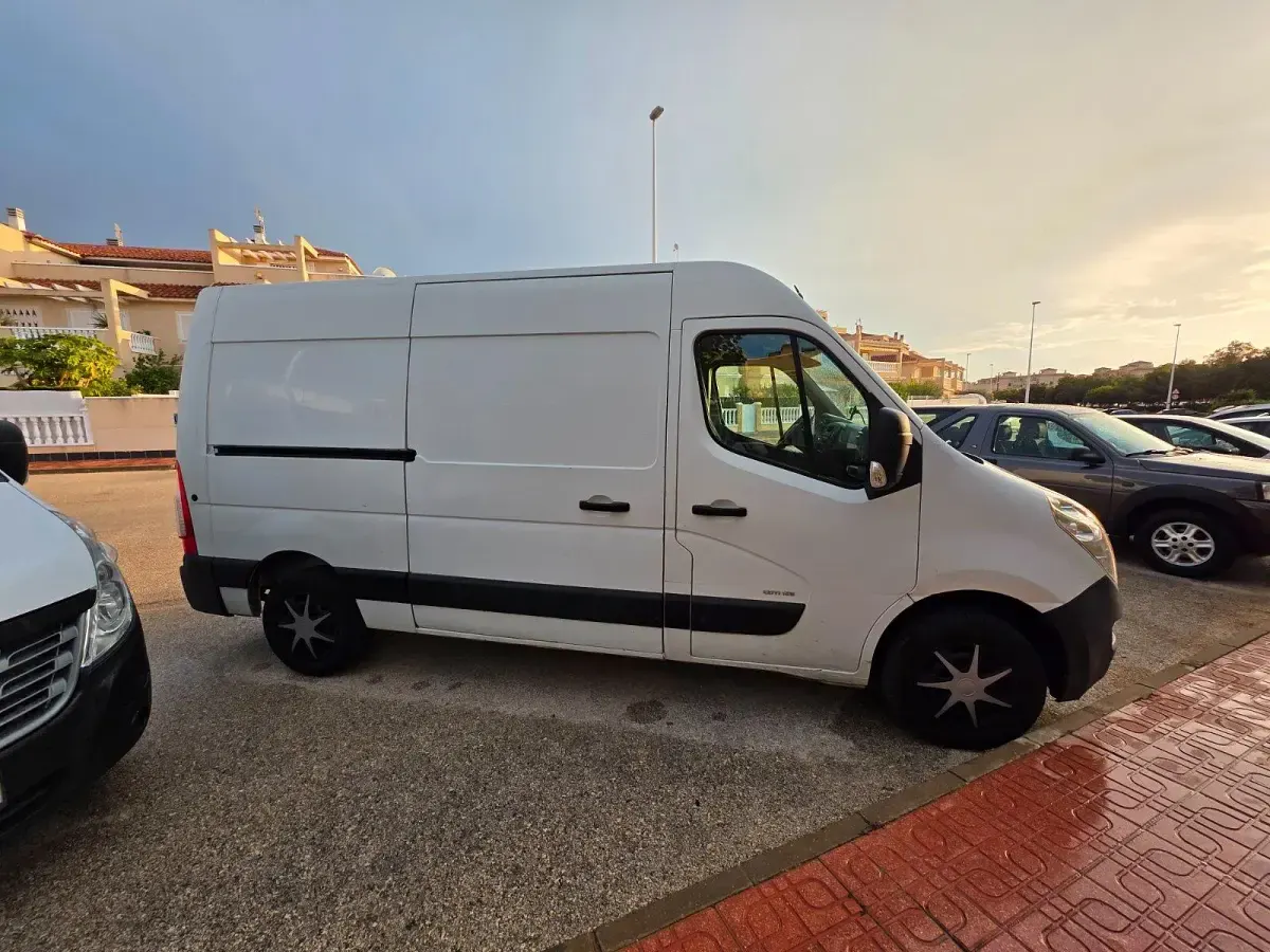 Używany Opel Movano 125 KM (91 kW) 2012 Biały Minivan