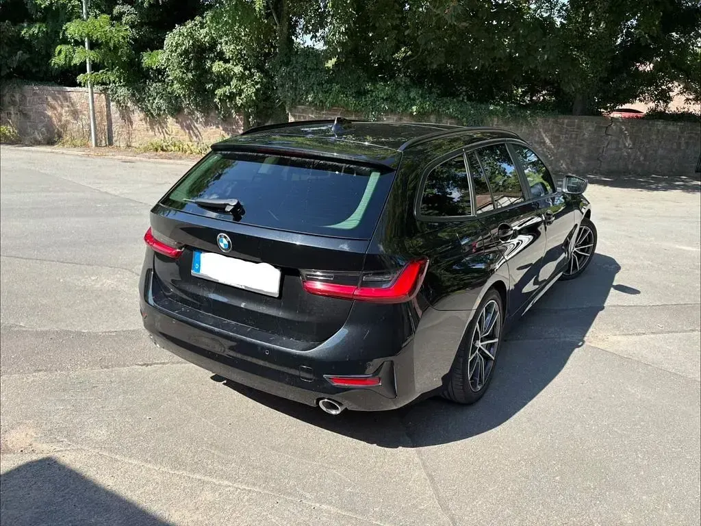 Gebraucht BMW 320 Comfort Edition 190 PS (139 kW) 2019 Schwarz Kombi