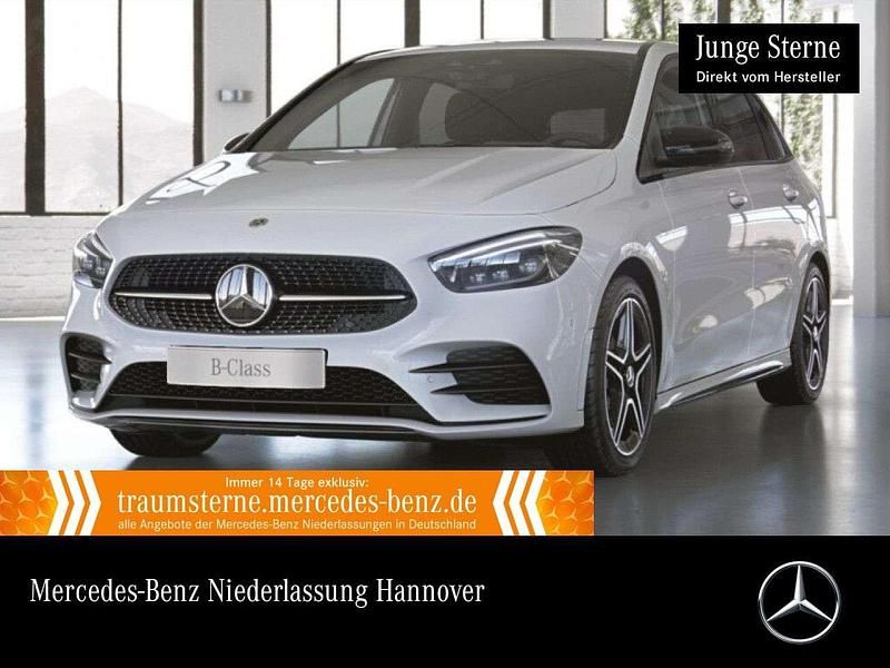 Polarweiß Gebraucht 2021 Mercedes B200 AMG Van / Kleinbus | 27.990 € (Etwas zu teuer) - Bild 1/3