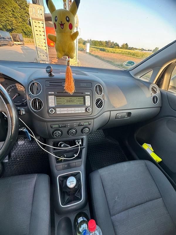 Grau Gebraucht 2006 VW Golf Plus Cross Van / Kleinbus | 3.190 € (Fairer Preis) - Bild 1/4