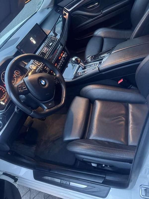 Gebraucht BMW 525 Sport Line 218 PS (160 kW) 2016 Weiß Kombi
