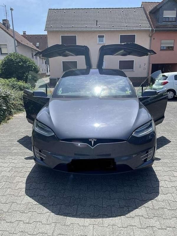 Grau Gebraucht 2016 Tesla Model X SUV | 24.990 € (Fairer Preis) - Bild 1/4