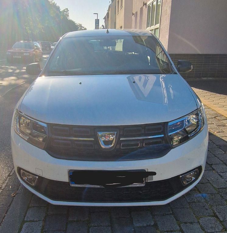 Weiß Gebraucht 2018 Dacia Sandero Essentiel Kleinwagen | 4.500 € (Guter Preis) - Bild 1/4