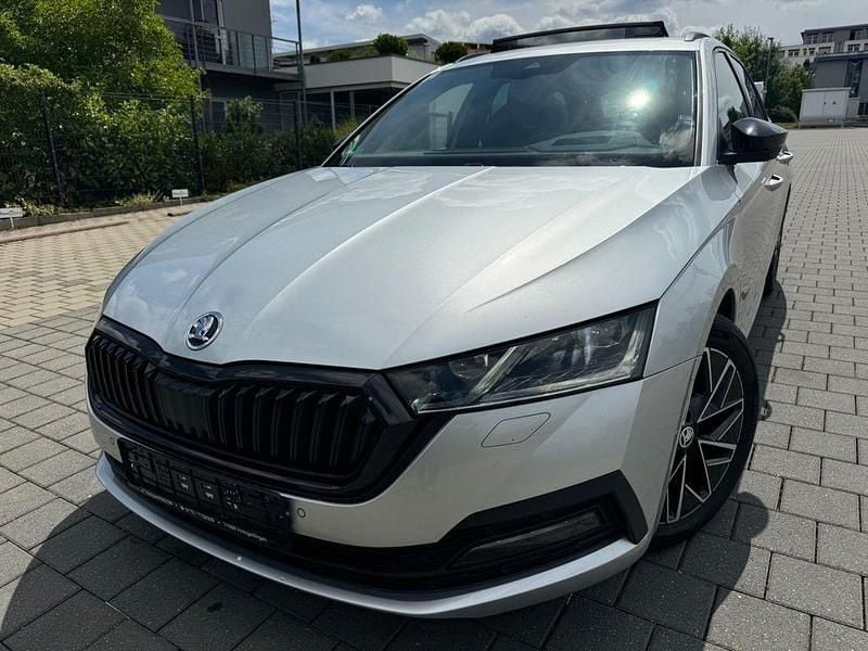 Silber Gebraucht 2022 Skoda Octavia Style Kombi | 16.960 € (Guter Preis) - Bild 1/4