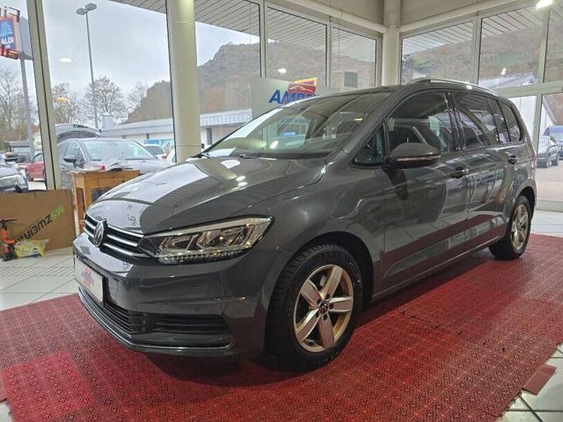 Gebraucht VW Touran Active 150 PS (110 kW) 2023 Grau Van / Kleinbus