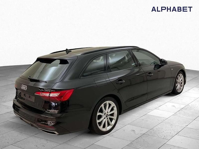 Gebraucht Audi A4 S-Line 163 PS (119 kW) 2022 Mythosschwarz Kombi