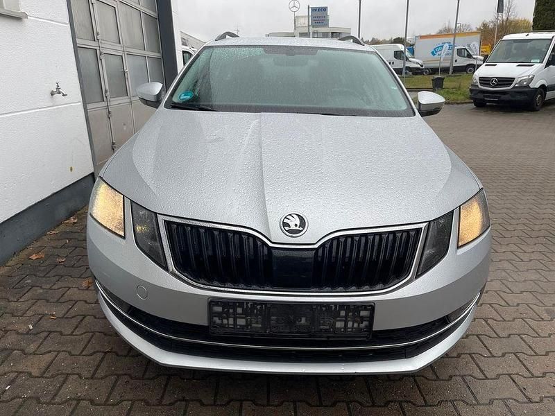 Gebraucht Skoda Octavia Style 150 PS (110 kW) 2017 Brilliantsilber metallic (metallic) Kombi