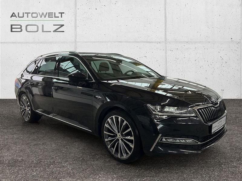 Gebraucht Skoda Superb LAURIN & KLEMENT 200 PS (147 kW) 2023 Schwarz Kombi