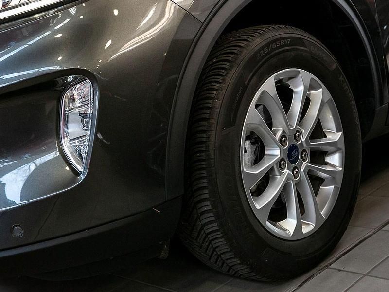 Gebraucht Ford Kuga Titanium 224 PS (164 kW) 2022 Grau SUV