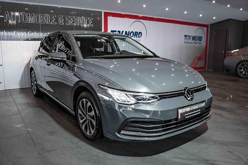 Gebraucht VW Golf VIII Active 150 PS (110 kW) 2021 Grau Limousine