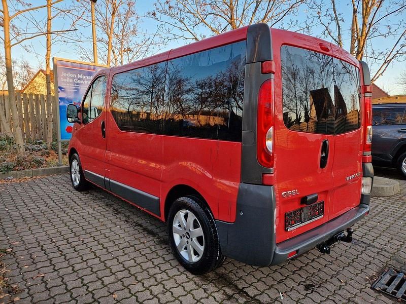 Gebraucht Opel Vivaro 114 PS (83 kW) 2008 Rot Van / Kleinbus