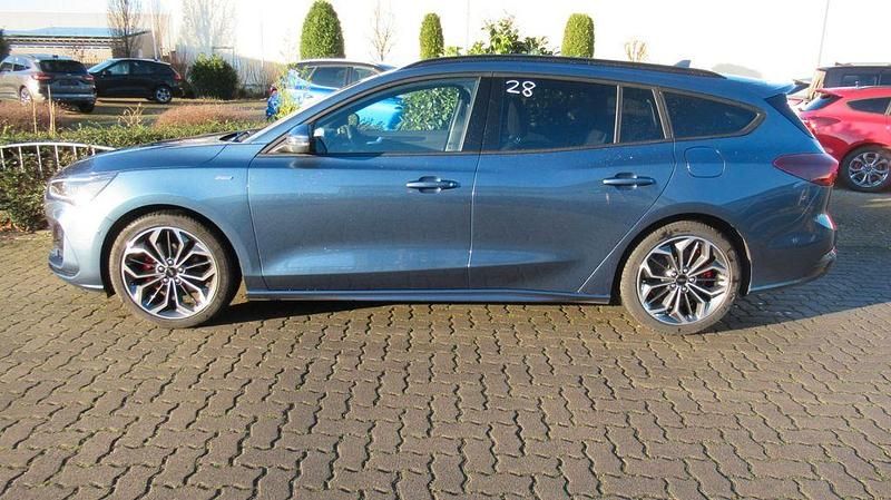 Gebraucht Ford Focus ST-Line X 155 PS (114 kW) 2025 Blau Limousine