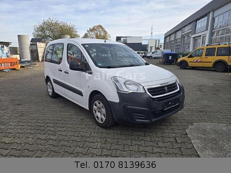 Weiß Gebraucht 2015 Peugeot Partner Tepee Active Van / Kleinbus | 6.900 € (Superpreis) - Bild 1/4