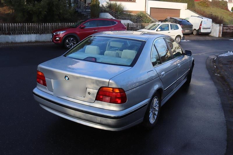 Gebraucht BMW 520 150 PS (110 kW) 1998 Silber Limousine