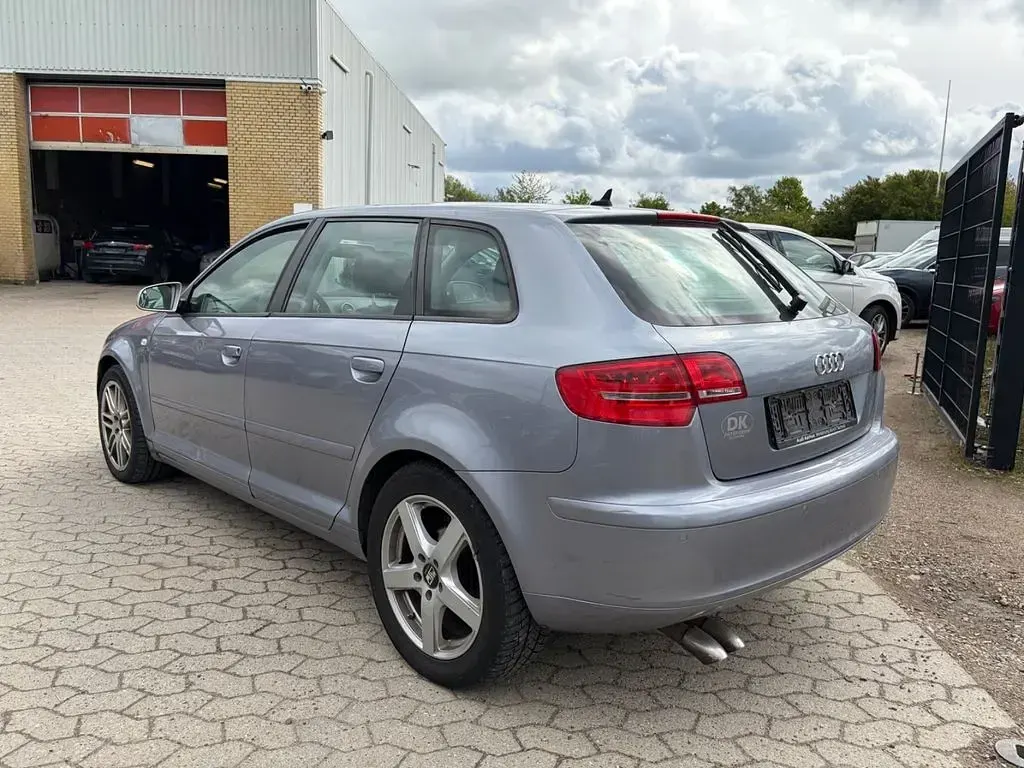 Second-hand Audi A3 140 CP (102 kW) 2010 Albastru Hatchback