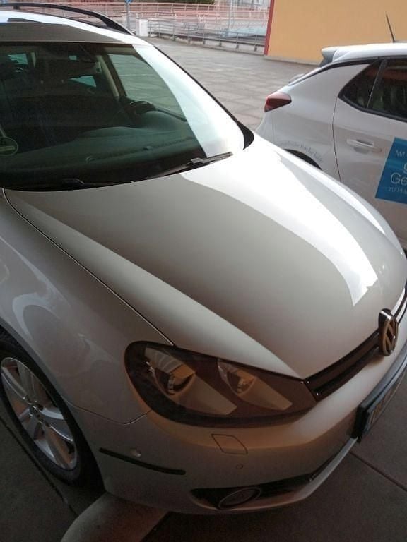 Silber Gebraucht 2013 VW Golf VII Match Kombi | 5.200 € (Superpreis) - Bild 1/4