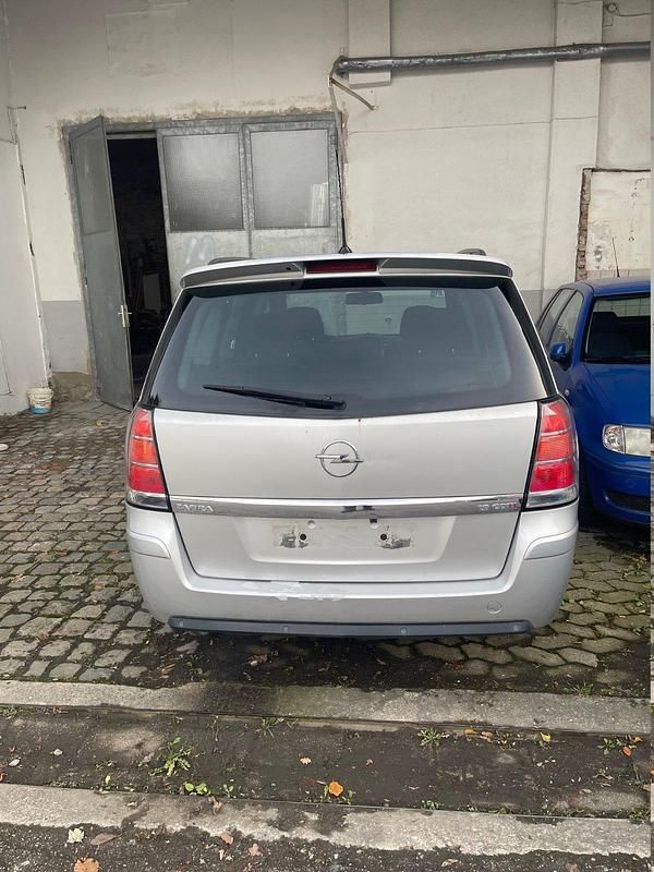 Gebraucht Opel Zafira 120 PS (88 kW) 2007 Silber Van / Kleinbus