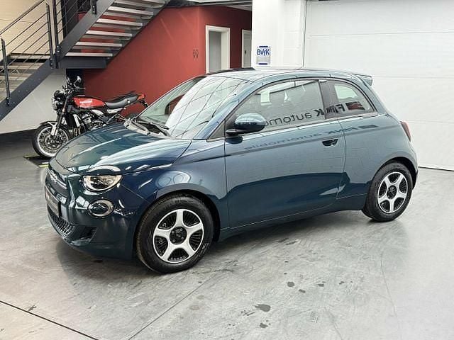 Gebraucht Fiat 500e Action 69 kW (95 PS) 2022 Grün Limousine