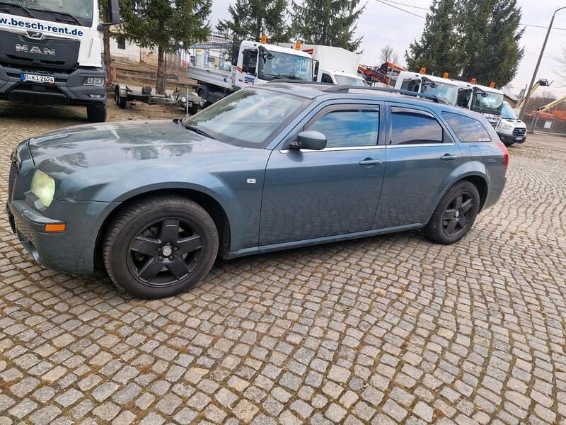 Grün Gebraucht 2006 Chrysler 300C Kombi | 5.200 € - Bild 1/4