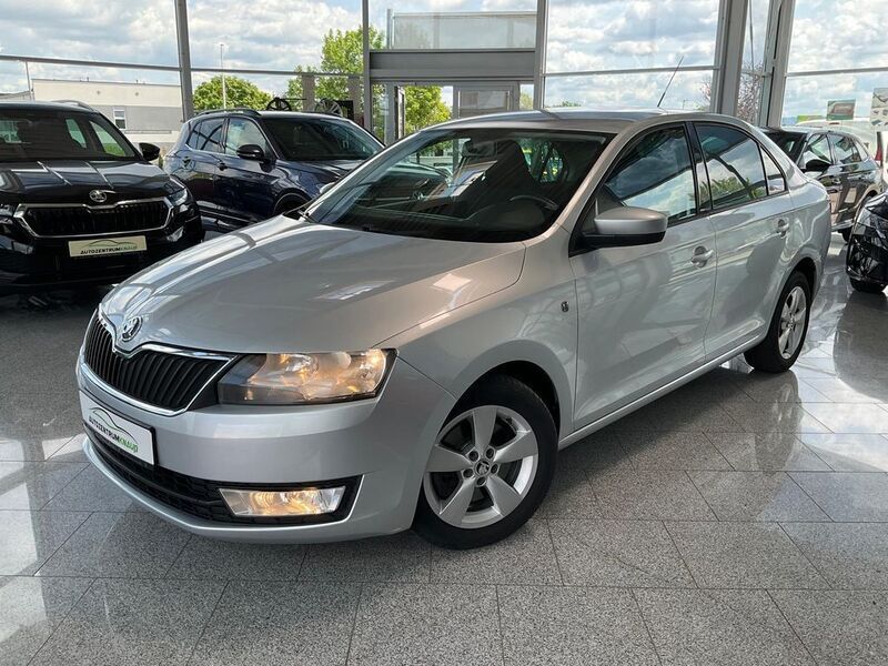 Brilliantsilber metallic Gebraucht 2013 Skoda Rapid Ambition Limousine | 8.890 € (Fairer Preis) - Bild 1/4