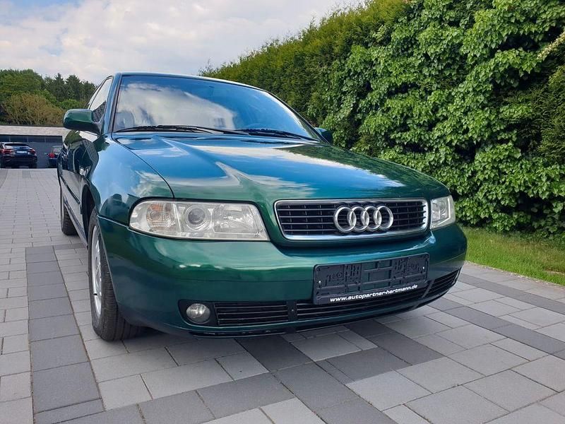Second-hand Audi A4 102 CP (75 kW) 2000 Verde Berlinǎ