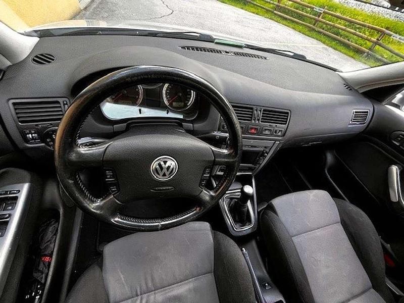 Usata VW Bora 116 CV (85 kW) 2000 Argento Berlina