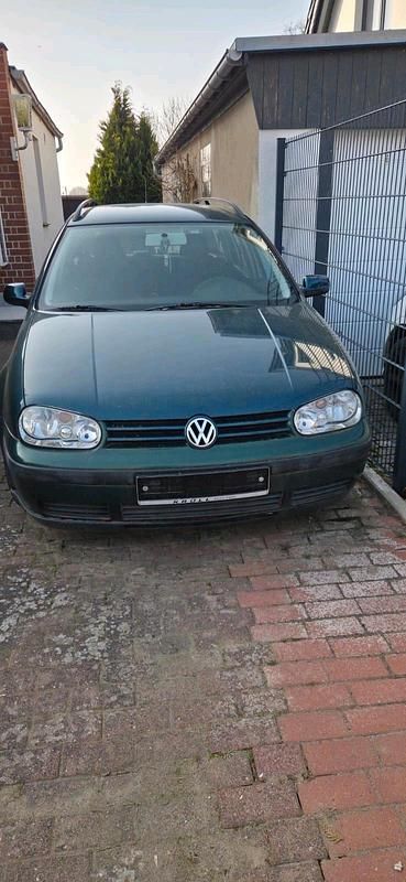 Second-hand VW Golf IV 100 CP (73 kW) 2001 Verde Break