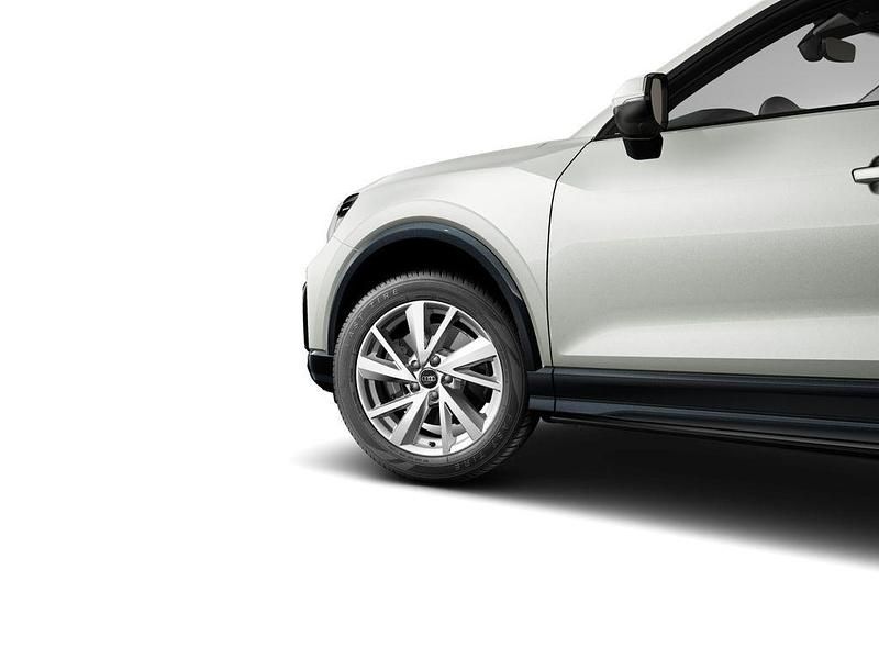Gebraucht Audi Q2 Ambiente 150 PS (110 kW) 2025 Tausilber metallic (metallic) SUV