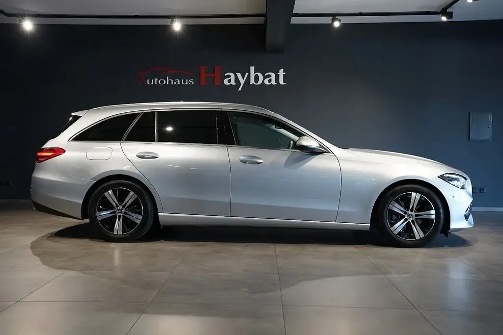 Gebraucht Mercedes C180 Avantgarde 170 PS (125 kW) 2023 Silber Limousine