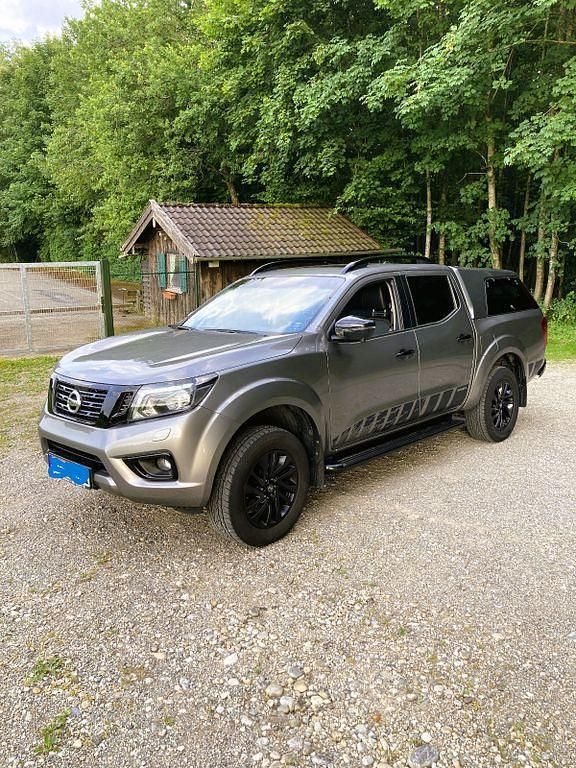 Grau Gebraucht 2018 Nissan Navara N-Guard Abholung | 24.900 € (Fairer Preis) - Bild 1/4