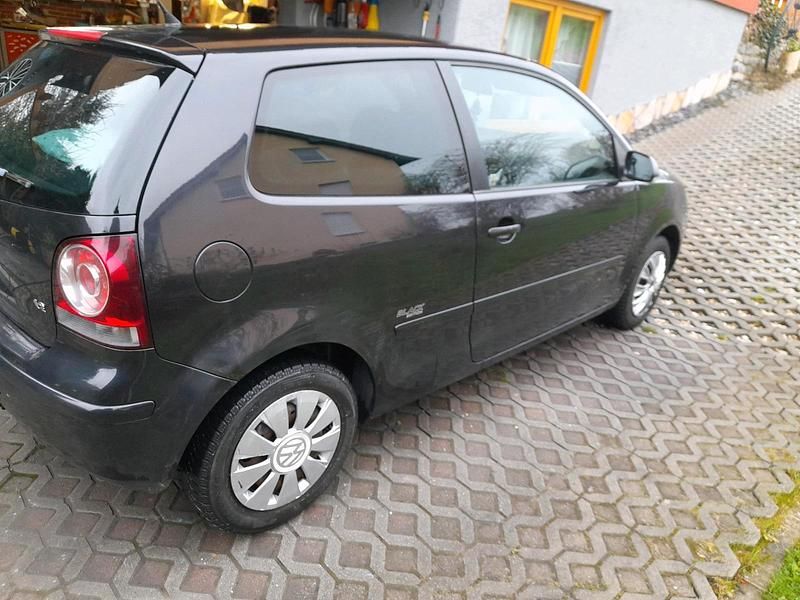 Second-hand VW Polo Edition 69 CP (50 kW) 2008 Negru Hatchback