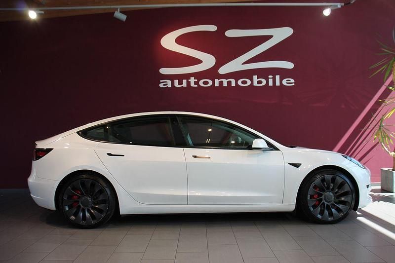 Weiß Gebraucht 2021 Tesla Model 3 Performance Limousine | 23.900 € (Guter Preis) - Bild 1/4