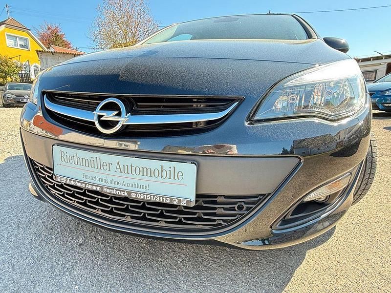 Gebraucht Opel Astra Edition 140 PS (102 kW) 2015 Schwarz Limousine