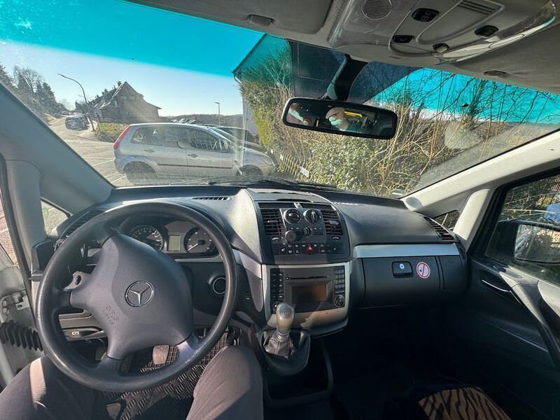 Weiß Gebraucht 2013 Mercedes Vito Van / Kleinbus | 5.790 € (Etwas zu teuer) - Bild 1/4