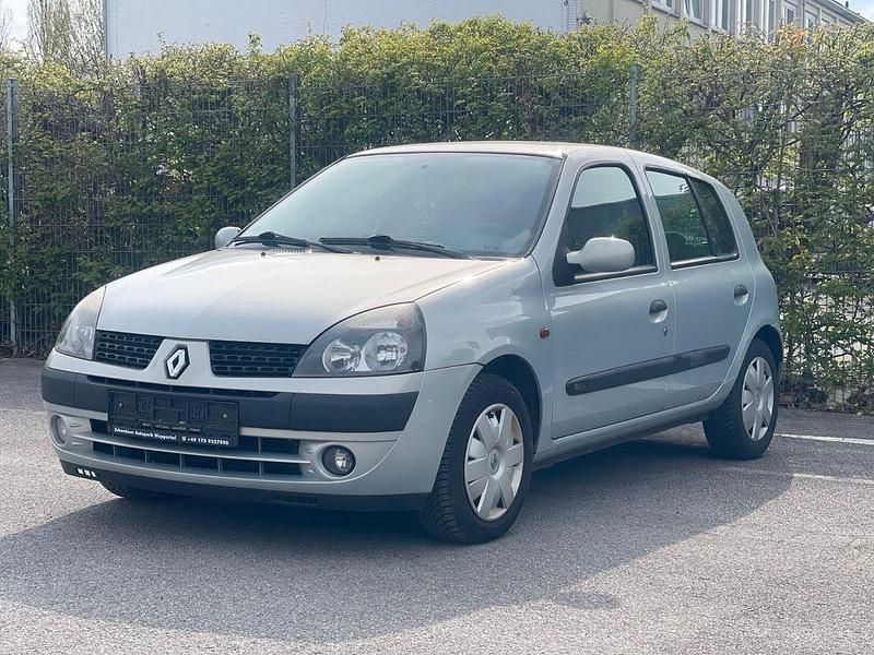 Gebraucht Renault Clio II Dynamique 75 PS (55 kW) 2002 Silber Limousine