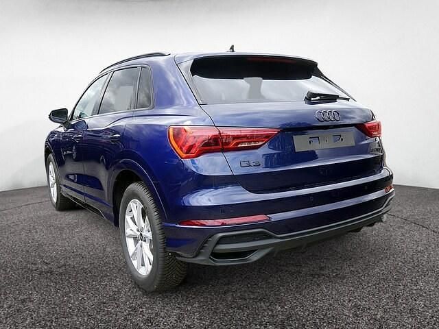 Gebraucht Audi Q3 Business 150 PS (110 kW) 2026 Navarrablau metallic SUV