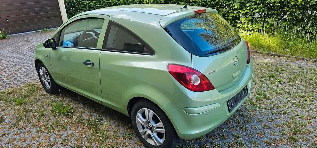 Gebraucht Opel Corsa 70 PS (51 kW) 2010 Grün Kleinwagen