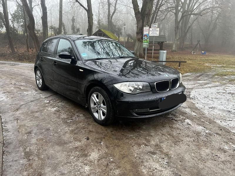 Gebraucht BMW 116 122 PS (89 kW) 2008 Schwarz Kleinwagen