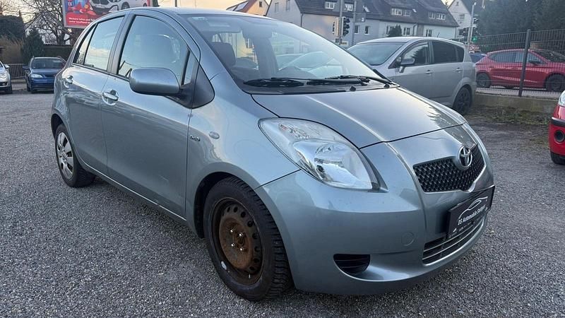 Gebraucht Toyota Yaris 90 PS (66 kW) 2007 Grau Kleinwagen