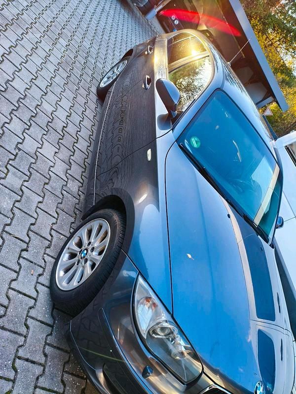 Grau Gebraucht 2008 BMW 116 Kleinwagen | 3.290 € - Bild 1/4