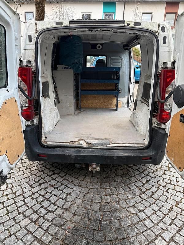 Używany Peugeot Expert 90 KM (66 kW) 2007 Biały Van
