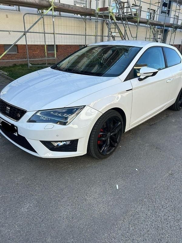 Weiß Gebraucht 2015 Seat Leon SC FR Kleinwagen | 8.000 € (Superpreis) - Bild 1/4