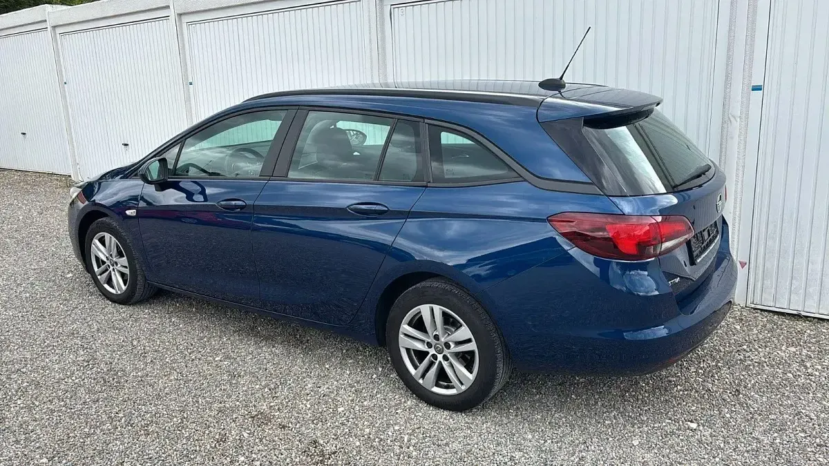 Używany Opel Astra 145 KM (106 kW) 2020 Niebieski Kombi