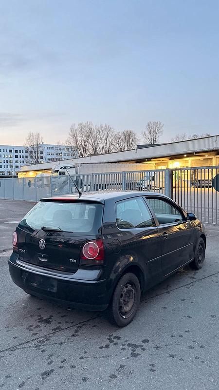 Gebraucht VW Polo 70 PS (51 kW) 2006 Schwarz Kleinwagen