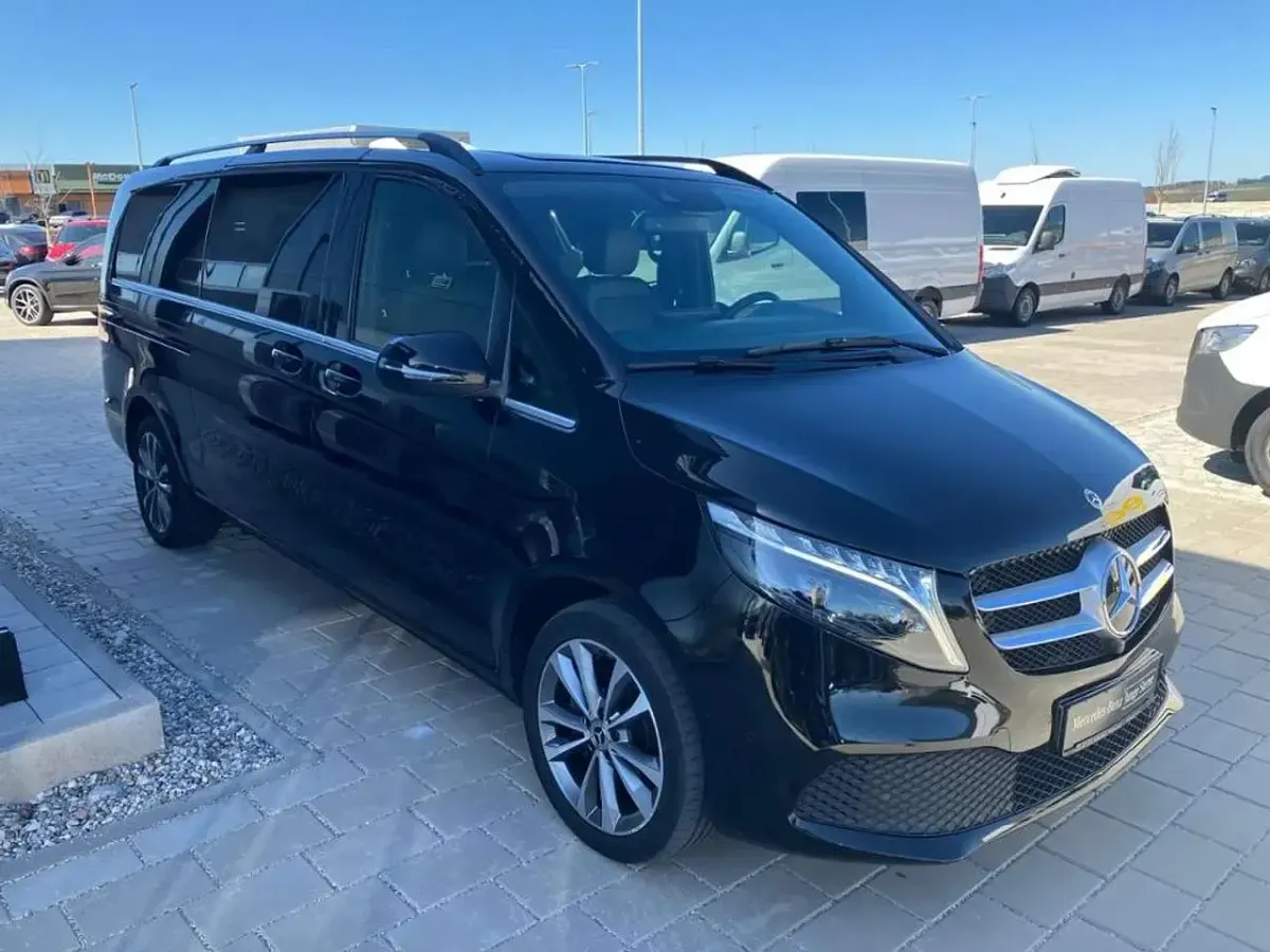 Gebraucht Mercedes V250 Avantgarde Edition 190 PS (139 kW) 2023 Schwarz Van / Kleinbus
