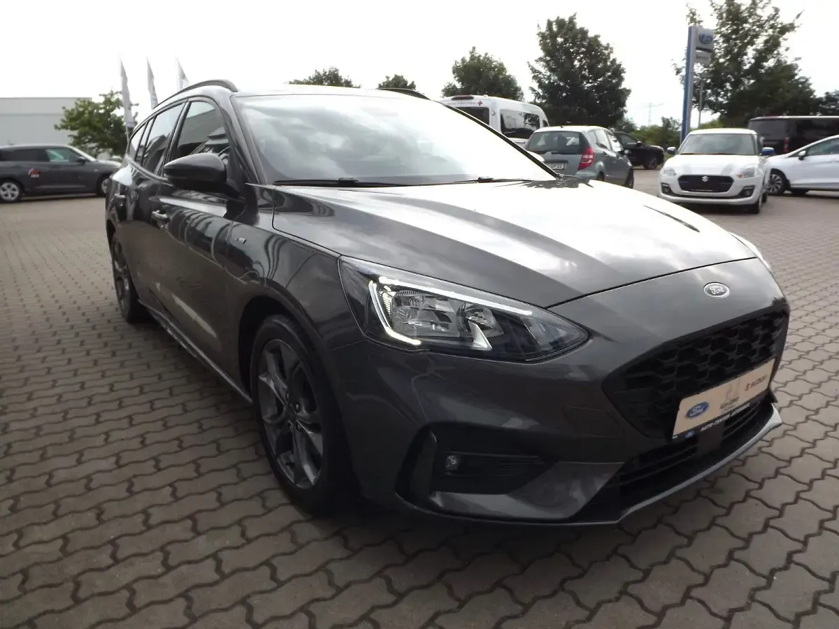 Gebraucht Ford Focus ST-Line 125 PS (91 kW) 2020 Grau Kombi