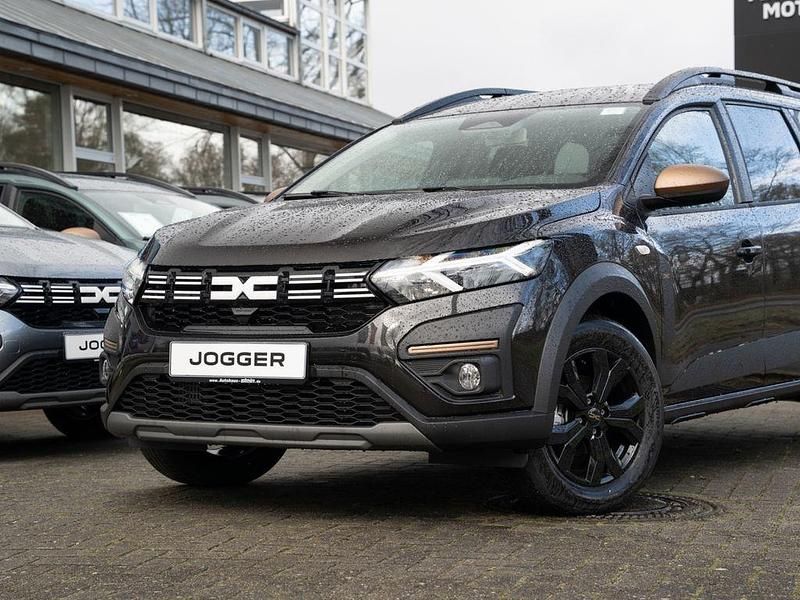 Neu Dacia Jogger Extreme 110 PS (80 kW) 2025 Schwarz Van / Kleinbus