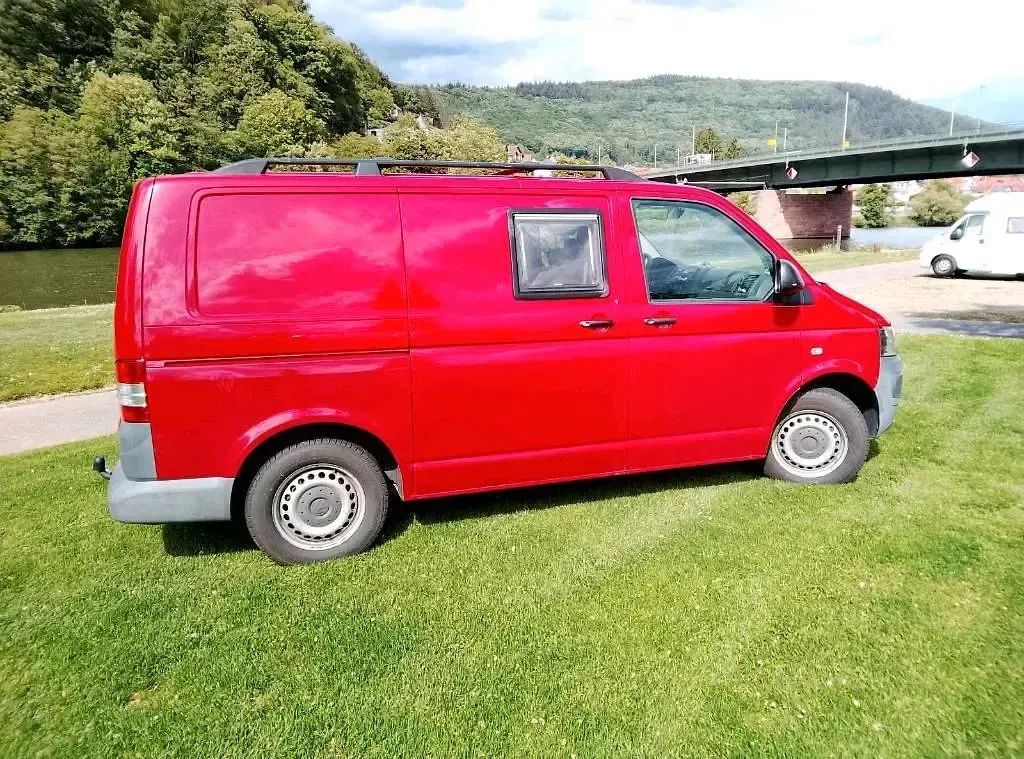 Używany VW Transporter 102 KM (75 kW) 2012 Czerwony Van