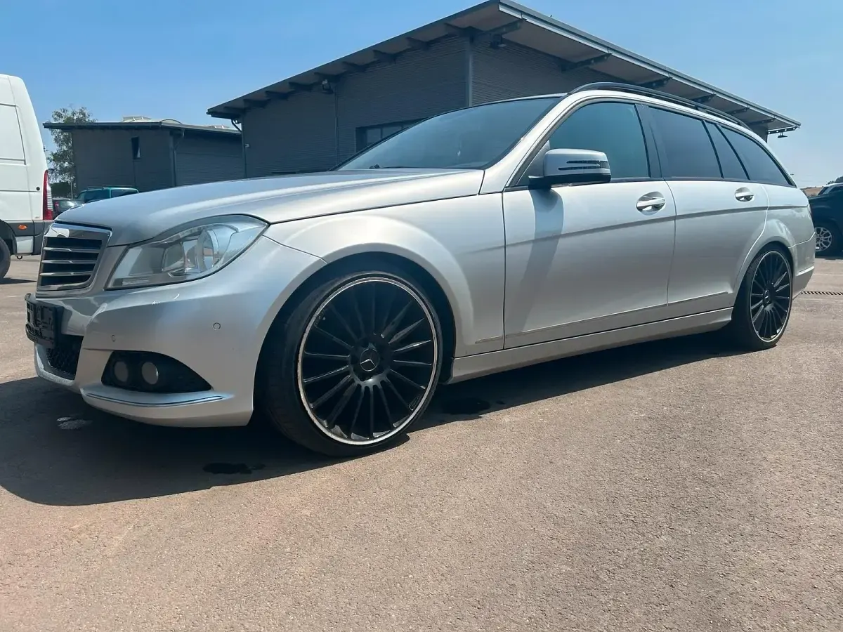 Gebraucht Mercedes C200 136 PS (100 kW) 2012 Silber Kombi