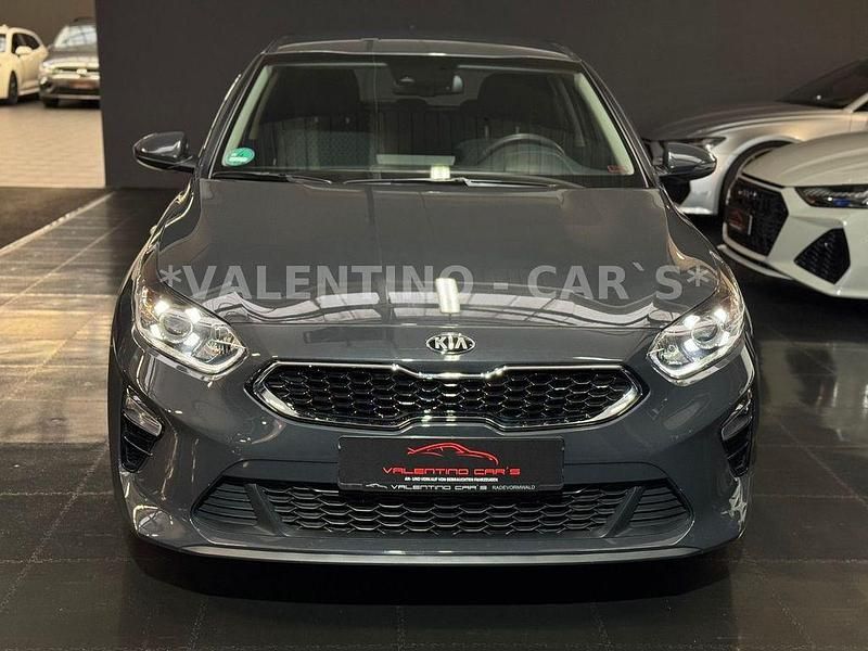 Gebraucht Kia Ceed Vision 160 PS (117 kW) 2021 Grau Kleinwagen